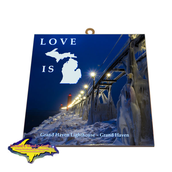 Grand Haven Lighthouse -4978 Made in Michigan Gifts